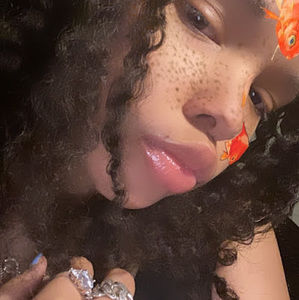 Meet your Posher, Dee